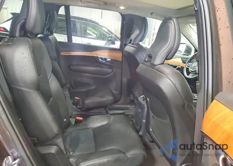 2023 Volvo Xc90 Plus z USA, uszkodzony, nr VIN YV4H600NXP1914433